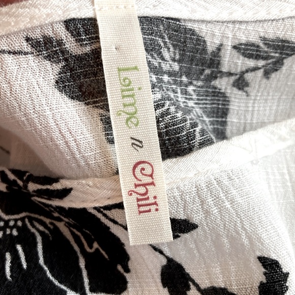 Lime n Chili bell sleeve top. Size Medium. - Picture 9 of 10